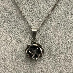 Vintage Sterling Silver Rose Pendant with Box Chain